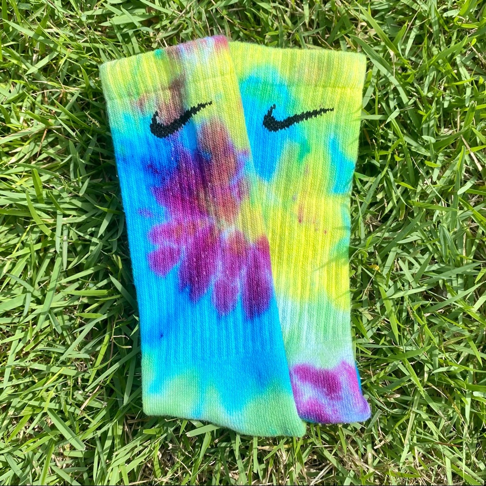 TIE-DYE SOCKS